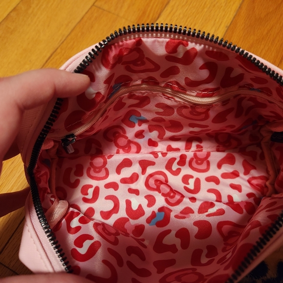 Impressions Hello Kitty makeup bag - Picture 3 of 4